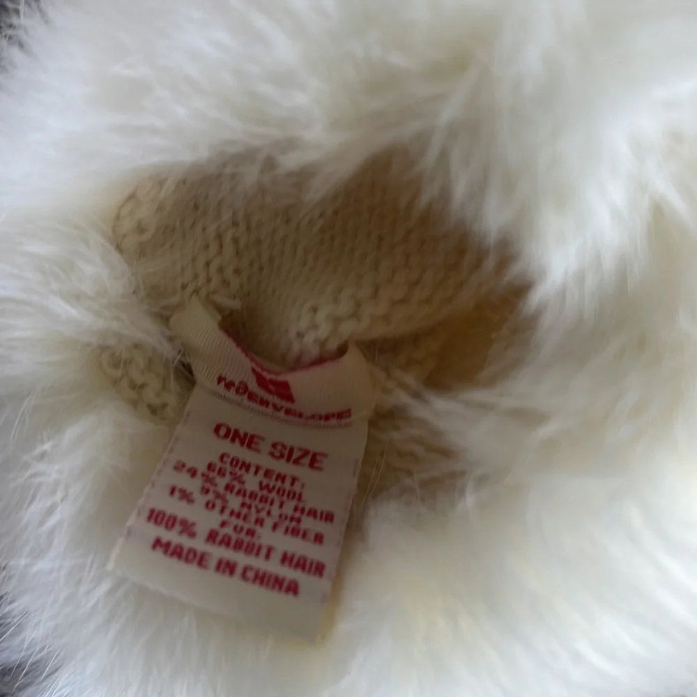 Authentic Rabbit trimmed mittens - Picture 4 of 4